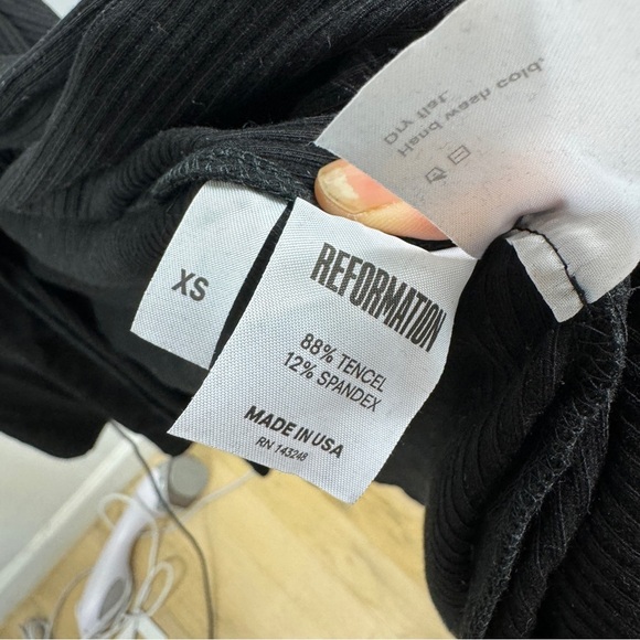 Reformation V-neck button down dress - Picture 9 of 9